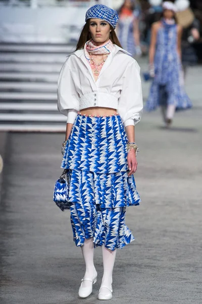 Look 61